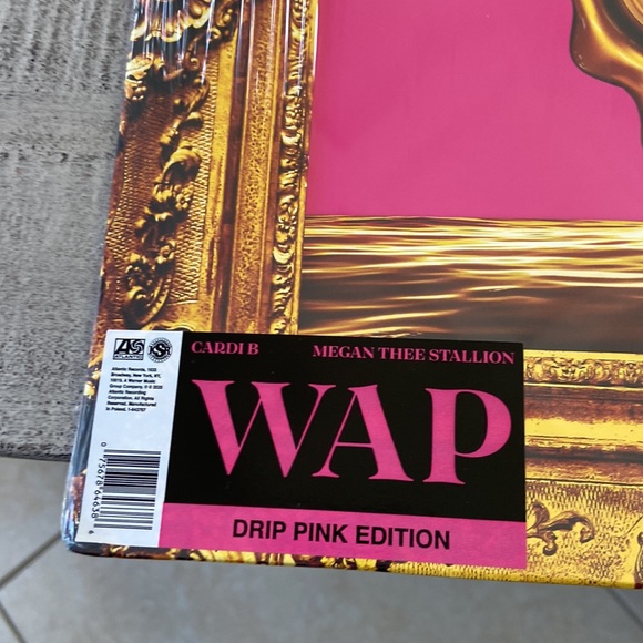 Limited Edition Pink Drip SIGNED Cardi B WAP Vinyl - Picture 4 of 5